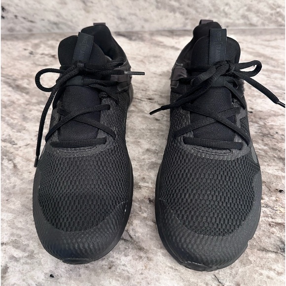 Nike Legend Essential Wmns Training Shoes Black Sz 7 - Picture 4 of 7